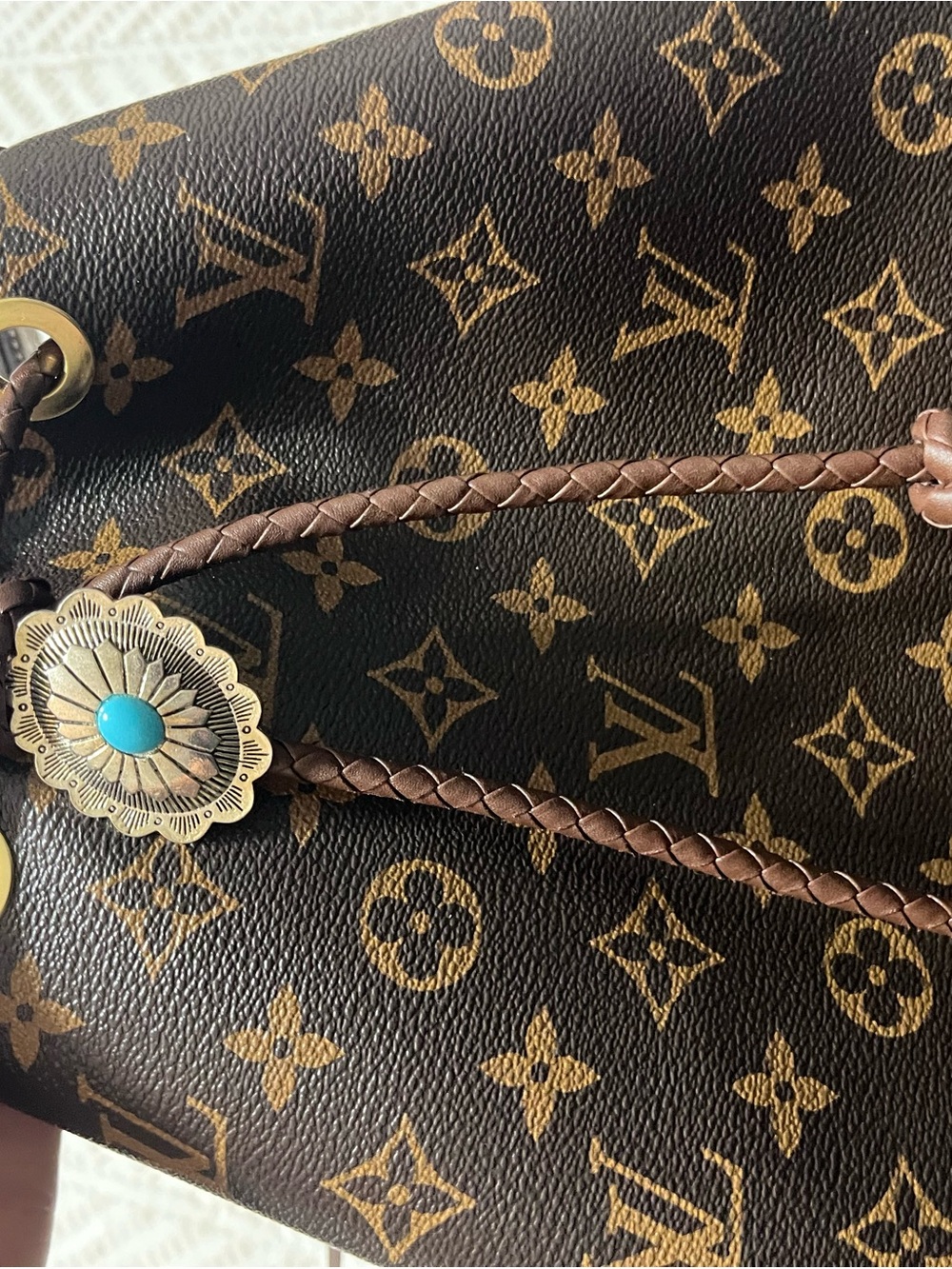 Louis Vuitton Luxury Monogram Brown Leather Shoulder Bag - Picture 3 of 16